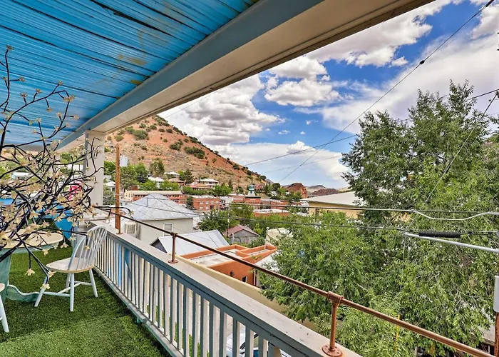 'st Valentine' W/ Balcony In